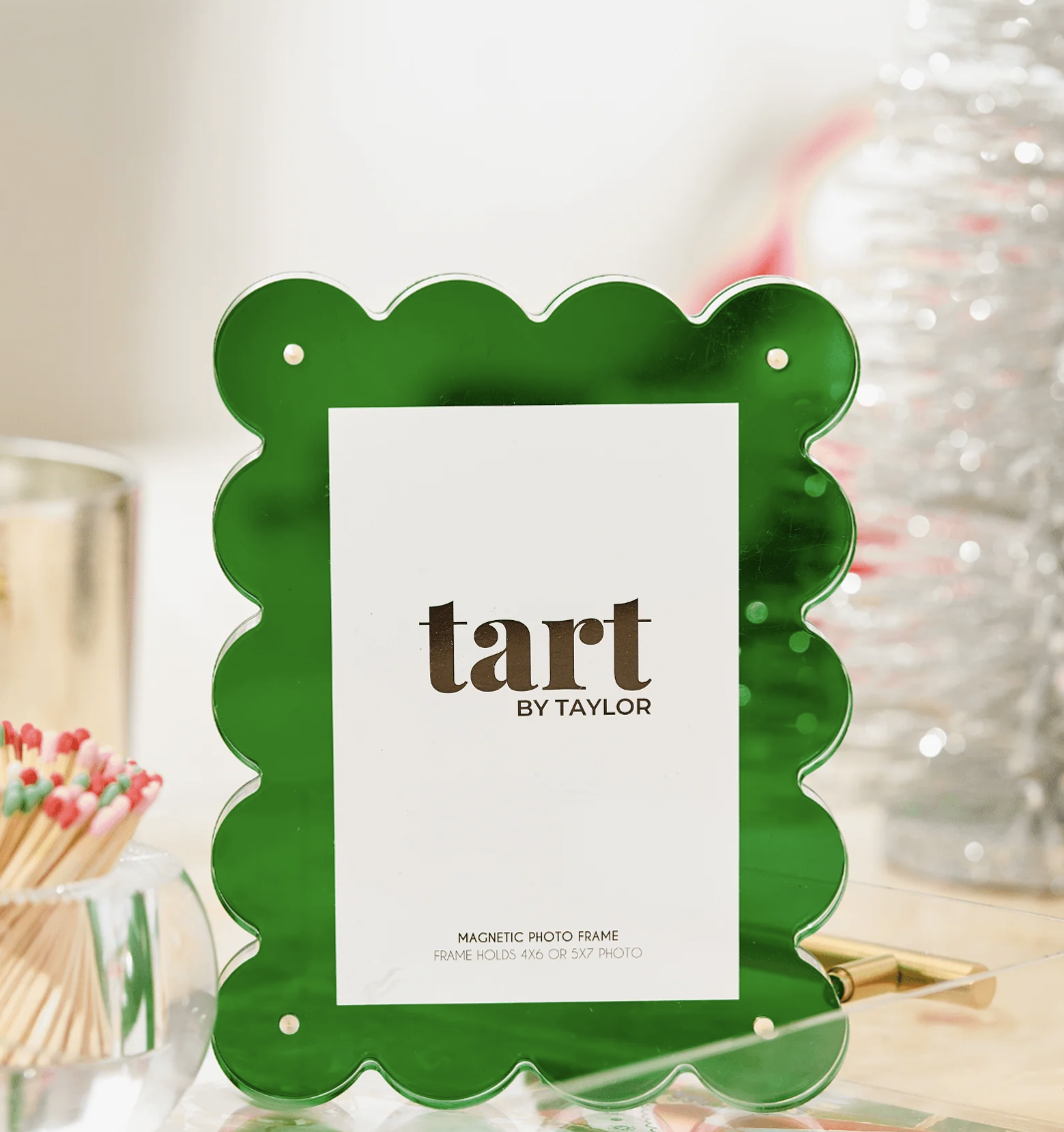 Green Scalloped Acrylic Picture Frame