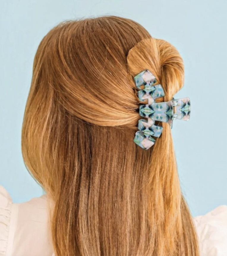 Classic Island House Medium Claw Clip in Blue