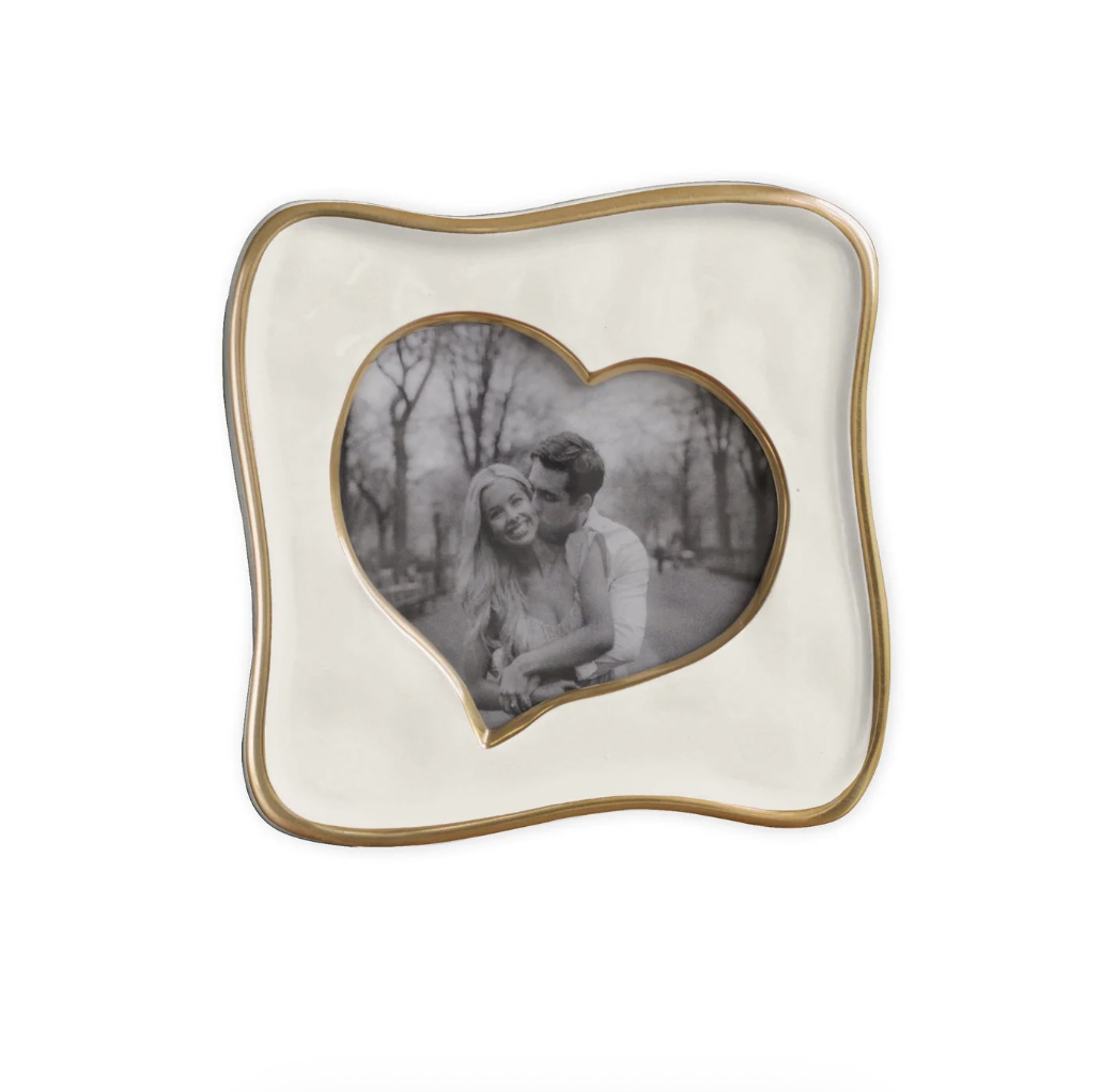 Cream Encanto Curved Heart Frame
