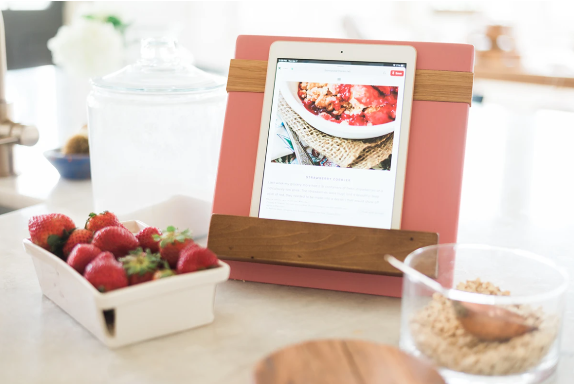 Pink Mod Cookbook/iPad Holder